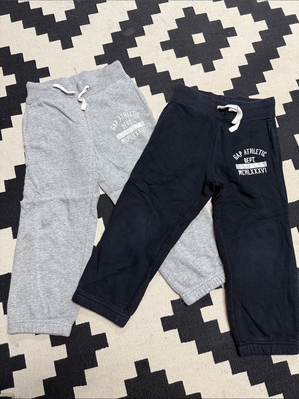 GAP Kids Sweatpants Duo – Black & Light Gray